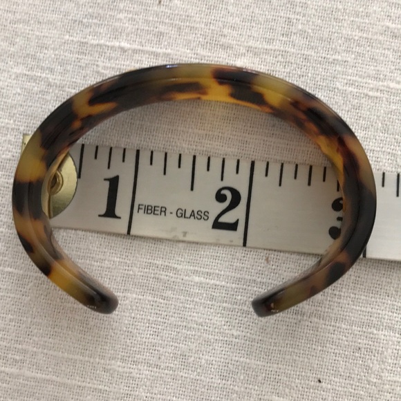 Faux Tortoise Cuff Bracelet & Resin Drop Earrings - Picture 7 of 8